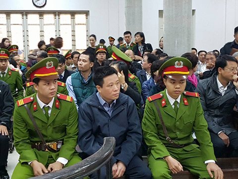 Hà Văn Thắm tại phiên tòa sơ thẩm lần 1 hồi tháng 3.