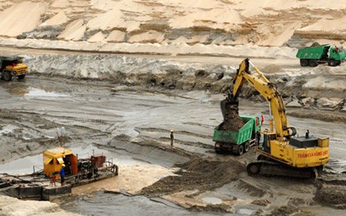 
Bộ Công Thương không đồng tình việc dừng dự án sắt Thạch Khê.
