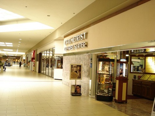 
Hình ảnh trung tâm thương mại Vallco Shopping Mall thời điểm đại gia Trầm Bê chốt xong thương vụ trị giá hơn 100 triệu đô.
