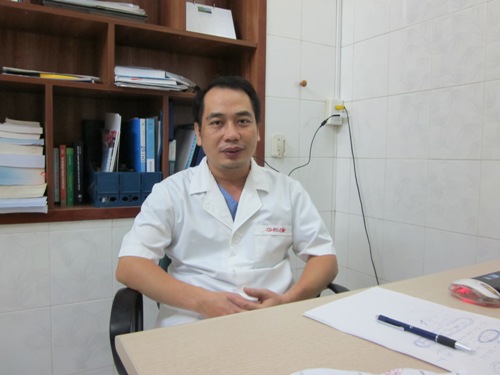 Ths.BS Nguyễn Trung Cấp, Trưởng Khoa Cấp cứu, Bệnh viện Bệnh Nhiệt đới Trung ương . 