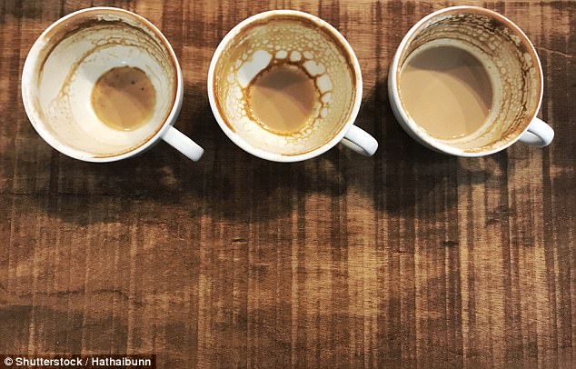 
Uống 3 cốc cà phê mỗi ngày làm giảm một nửa tỷ lệ tử vong ở bệnh nhân nhiễm HIV và viêm gan C
