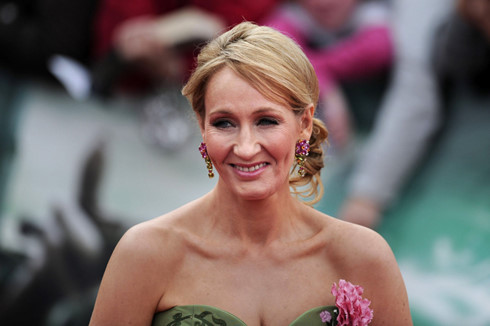 J.K. Rowling, mẫu người hướng nội tiêu biểu, ngại đám đông nhưng đã phát huy được khả năng sáng tạo và thành công rực rỡ. (Ảnh: Popsugar) 