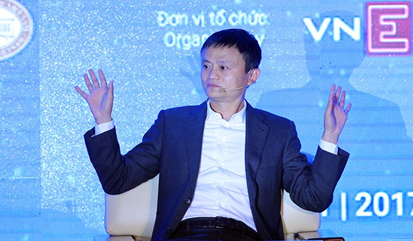 
Jack Ma tại diễn đàn thanh toán điện tử - Ảnh: VNExpress

