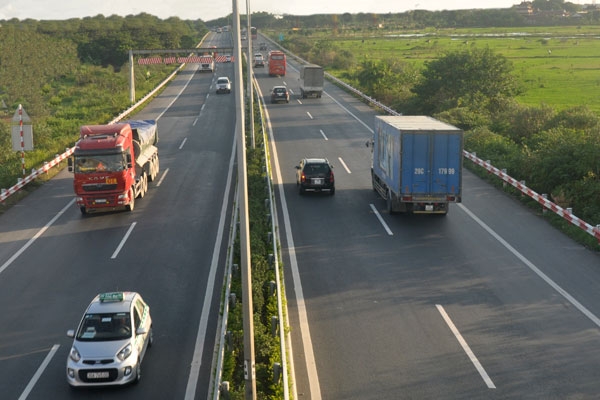 
Cao tốc Cầu Giẽ - Ninh Bình thuộc tuyến cao tốc Bắc - Nam - Ảnh: Tạ Tôn
