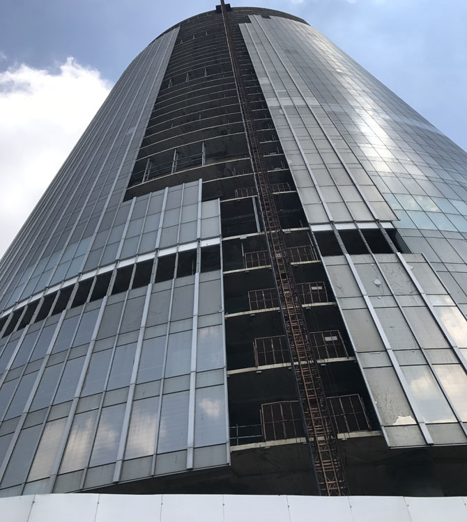 Dự án Saigon One Tower có vốn đầu tư 5.000 tỷ đồng, là tòa tháp cao thứ 3 tại TP. Hồ Chí Minh. Tại thời điểm dự án dừng thi công, Saigon One Tower được đánh giá đã hoàn thành tới 80% hạng mục công trình.