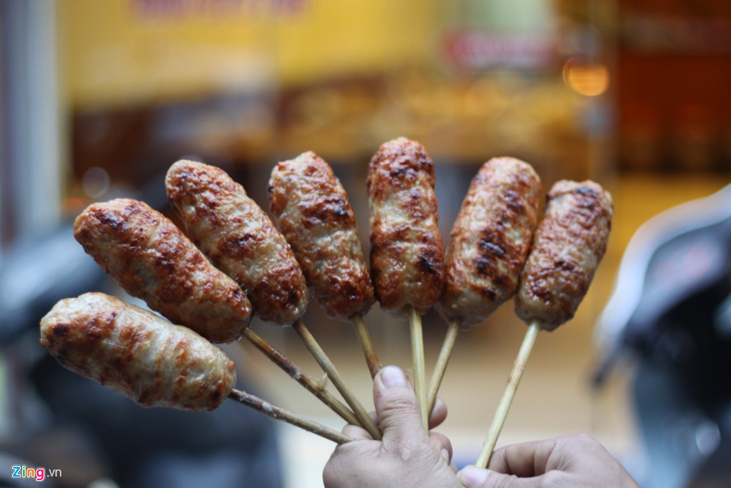 Đầu mối nhập nguyên liệu đóng vai trò rất quan trọng với bất kỳ hàng ăn nào. Ảnh: Hiếu Công.