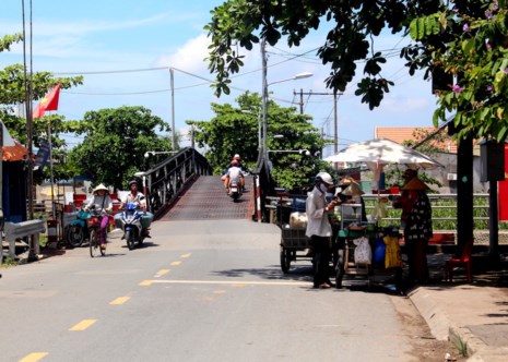 Cầu Rạch Tôm (ấp 3, xã Nhơn Đức, huyện Nhà Bè, TP.HCM) nơi xảy ra vụ sạt lở.