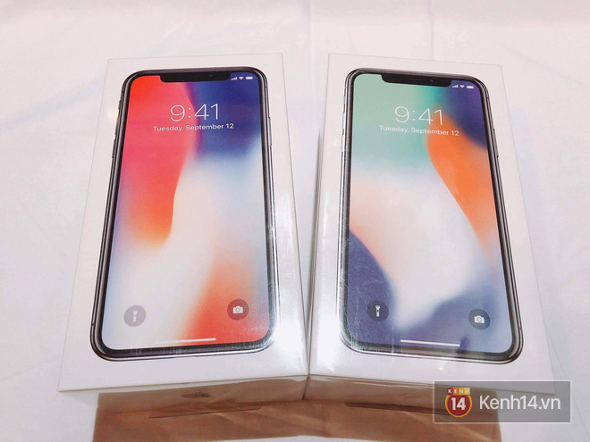 Chúng ta có 2 phiên bản iPhone X 256GB với đầy đủ 2 màu ở đây.