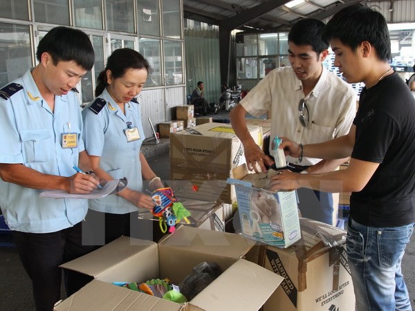 
Ngành hải quan đã được giao chức năng thực hiện công tác điều tra nhưng cơ quan thuế thì chưa. Ảnh minh họa. (Nguồn: TTXVN)
