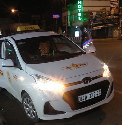 
Taxi Trà Vinh không được phép vào sân bay Cần Thơ rước khách. Ảnh: CÔNG VĂN
