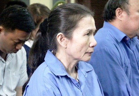 
Với tội tham ô tài sản, nguyên Giám đốc Agribank Bến Thành Nguyễn Thị Hoàng Oanh đối diện khung hình phạt đến tử hình.

