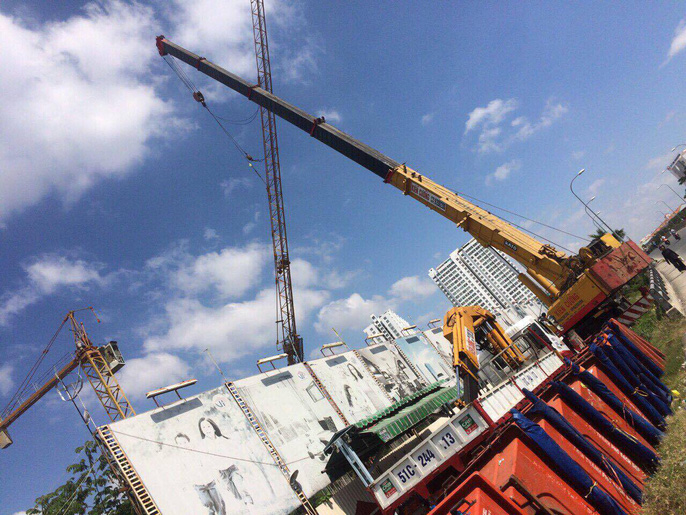 Nhiều khách hàng và đối tác đã đem đơn đi kiện chủ đầu tư công ty Vạn Hưng Phát để đòi tiền. Ảnh: Sơn Nhung