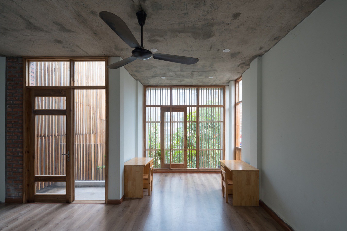 Nội thất được thiết kế đơn giản, gọn nhẹ nhưng luôn bảo đảm đầy đủ nhu cầu sinh hoạt cho cả gia đình.