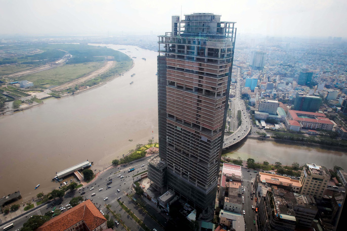 Cao ốc phức hợp Saigon One Tower nằm ở vị trí đắc địa của TP HCM đã bị VAMC thu giữ để xử lý nợ xấu. Ảnh: Hoàng Triều