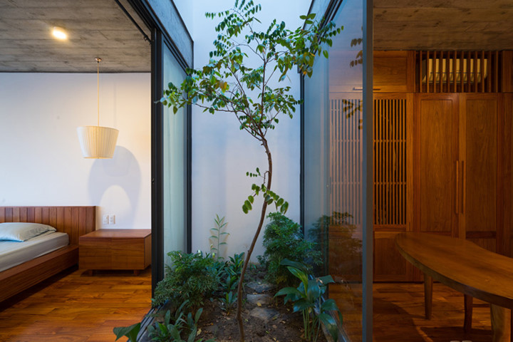 Góc nghỉ ngơi lý tưởng tràn ngập cây xanh và ánh sáng mặt trời.