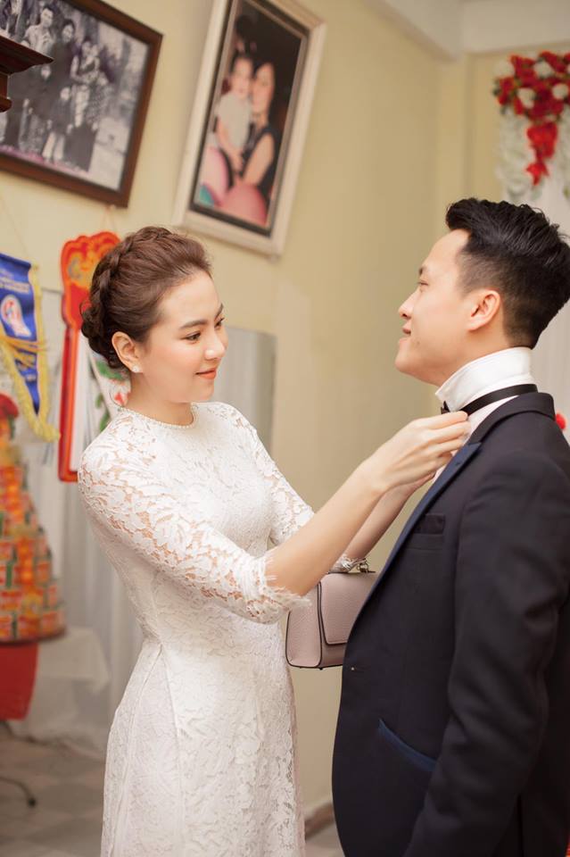 
Mai Ngọc đã kết hôn vào cuối năm ngoái. Chồng cô là con nhà giàu có, nổi tiếng ở Hà Nội.
