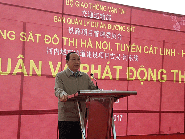 
Thứ trưởng Nguyễn Hồng Trường yêu cầu Tổng thầu phải đảm bảo nguồn tài chính cho các nhà thầu phụ thi công.
