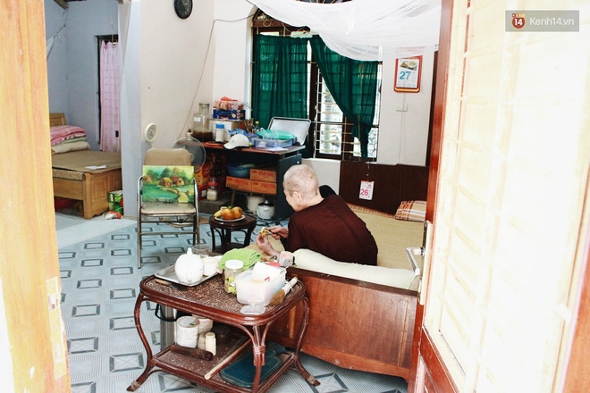 Gian phòng ấm cúng của cụ Thi.