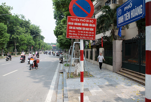 Hà Nội lên phương án mở thêm nhiều tuyến phố đi bộ để cấm xe máy vào nội đô năm 2030. (Ảnh: Internet)