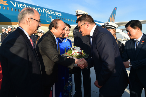 
Đại diện phía CHLB Đức đón Thủ tướng và đoàn cấp cao Việt Nam tại sân bay Frankfurt. Ảnh: VGP/Quang Hiếu
