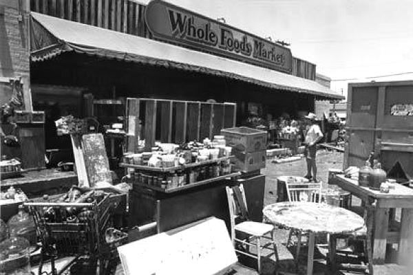 Whole Foods tan hoang sau trận lũ 1981.