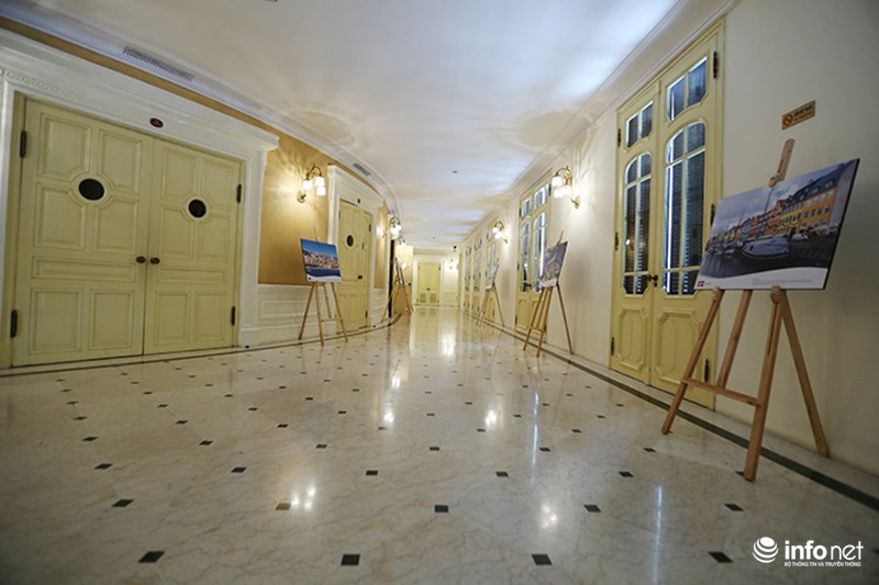 Trong quá trình tham quan, du khách sẽ được thuyết minh viên giới thiệu lịch sử, kiến trúc nhà hát. Thời gian mở cửa đón khách tham quan sẽ vào ban ngày các ngày trong tuần (cả các ngày có chương trình biểu diễn và không có chương trình biểu diễn vào buổi tối).