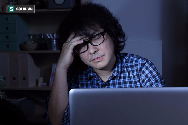 Người thể chất thấp nhiệt thì không nên thức đêm, làm việc lao lực (Ảnh minh họa)