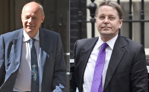 Ông Damian Green (trái) và ông Jeremy Heywood là 2 nhân vật đang dần lấy đi quyền lực của thủ tướng Anh