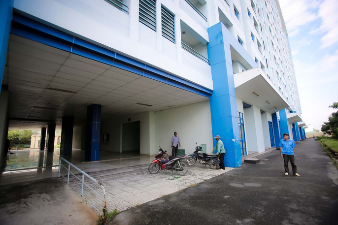 Hiện dự này chỉ mới hoàn thành 1 block chung cư và chỉ có vài chục hộ dân vào sinh sống. Ảnh: Hoàng Triều