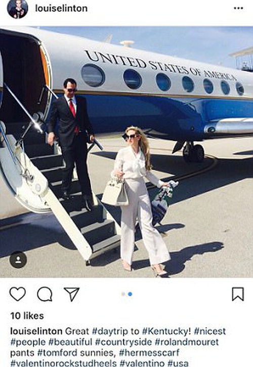 
Ông Steve Mnuchin và vợ - bà Louise Linton tại Kentucky trong ngày thứ hai lịch sử.
