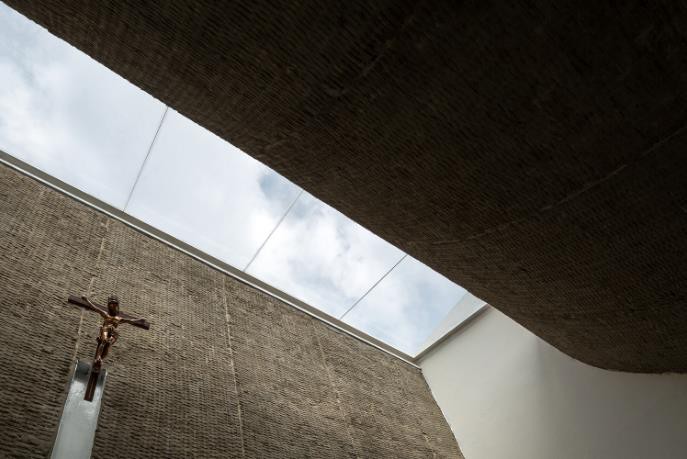 Họ mong muốn có một ngôi nhà vừa mang kiến trúc hiện đại, đồng thời chứa đựng những giá trị truyền thống bên trong.