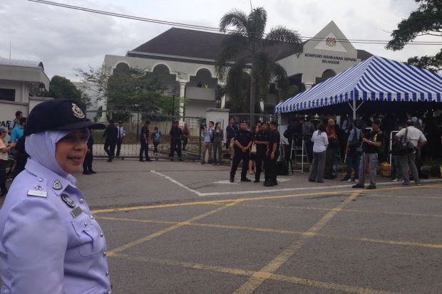 Khu vực tòa án Sepang trước giờ diễn ra phiên tòa xử hai nữ nghi phạm vụ sát hại ông Kim Jong Nam (Ảnh: The Star)