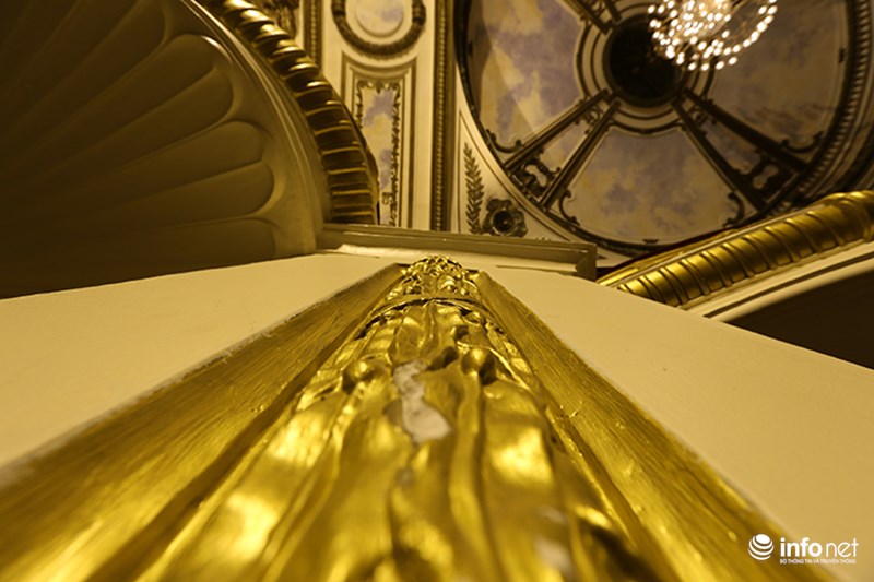 Nhà hát Lớn được thiết kế bởi 2 kiến trúc sư người Pháp là Broyer và V.Harley, sau đó có thêm sự tham gia của kiến trúc sư Francois Lagisquet.