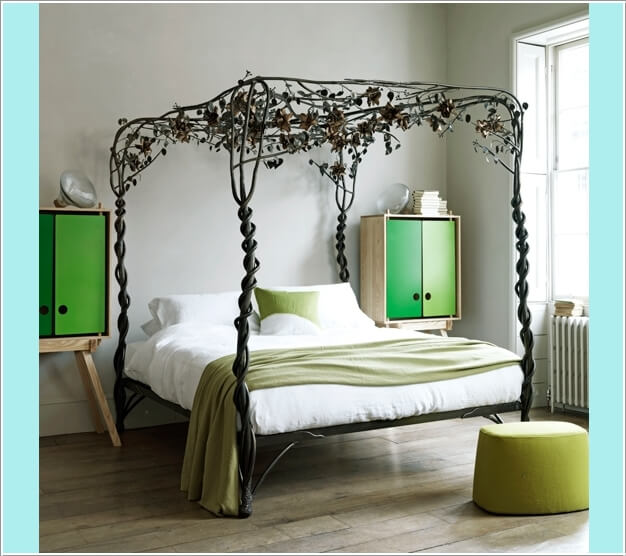 Góc nghỉ ngơi tuyệt đẹo với giàn nho mọc lên từ 4 chân giường.