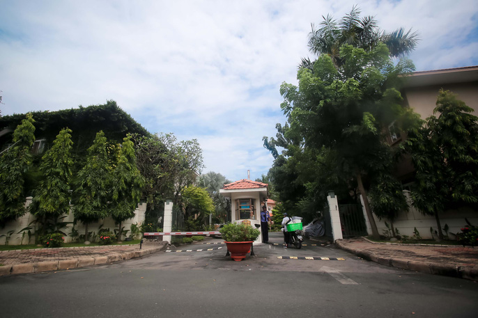 Khu biệt thự khang trang hiện đã có nhiều cư dân dọn vào ở. Ảnh: Hoàng Triều