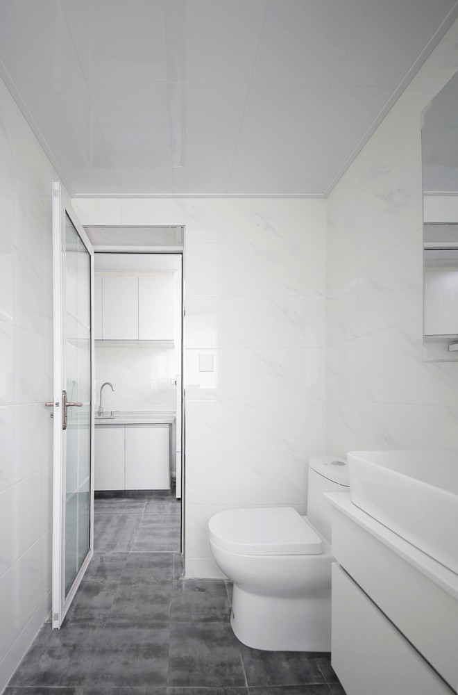 Với diện tích hạn chế nhưng khu bếp ăn và vệ sinh lại được bố trí gọn gàng và kín đáo ở một không gian tách biệt hoàn toàn với phòng khách và góc nghỉ ngơi.