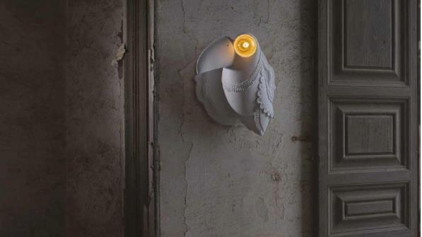 
Mang hình thù một chú chim ngộ nghĩnh, chiếc đèn này có thể gắn trên tường làm đẹp thêm cho lối vào nhà bạn.

 
