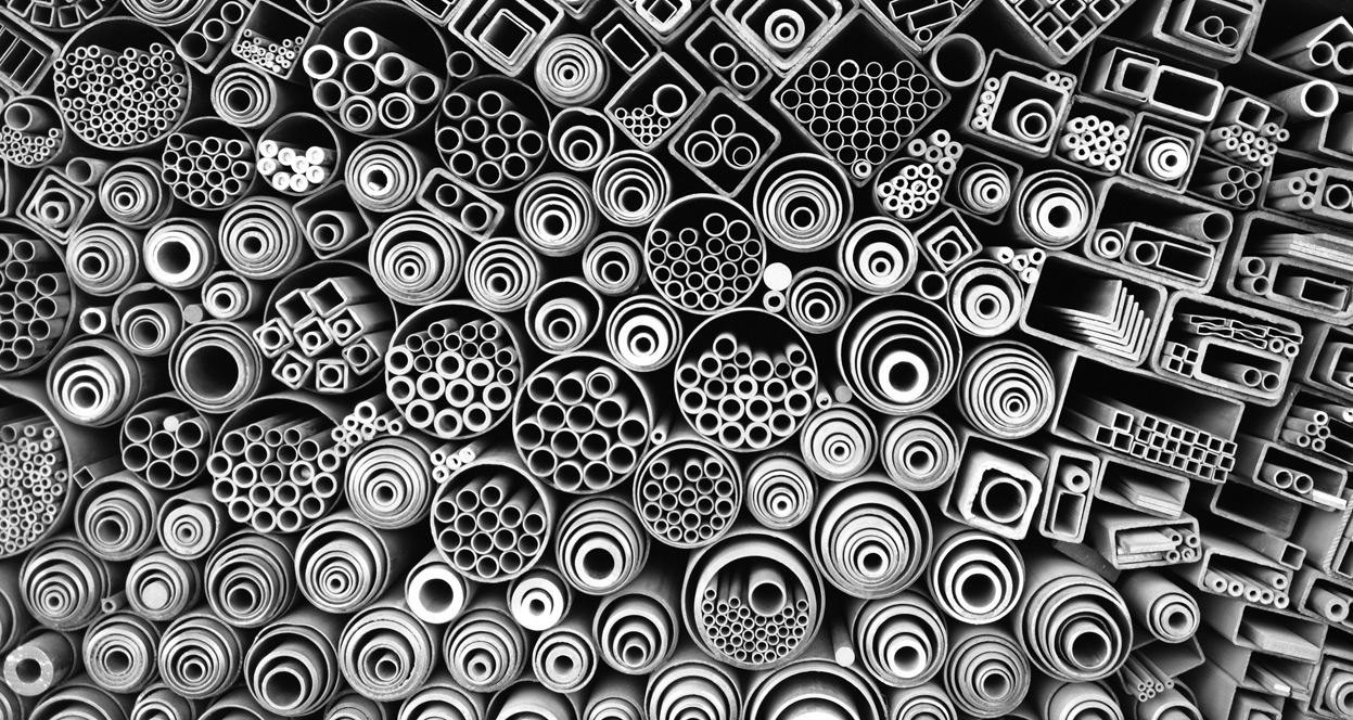 Năm 2016, cổ phiếu thép đã có một năm thăng hoa nhờ giá quặng tăng, đẩy giá thép thành phẩm tăng mạnh trong khi họ đã tích trữ được tồn kho giá rẻ