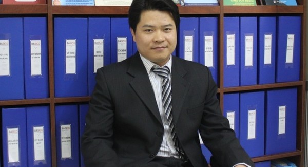 
Luật sư Trần Minh Hải là thành viên Hội Luật gia Việt Nam và thành viên Đoàn luật sư thành phố Hà Nội với trên 12 năm kinh nghiệm luật sư tư vấn chuyên nghiệp về lĩnh vực tài chính ngân hàng.

