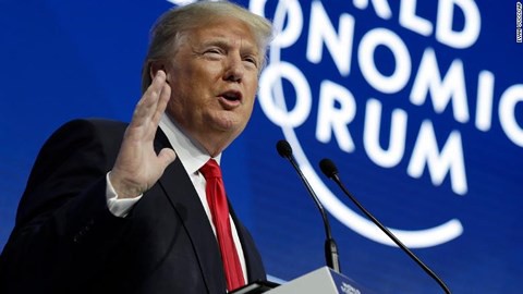 Bất chấp la ó, ông Trump khẳng định mình mạnh mẽ tại Davos - Ảnh 1.
