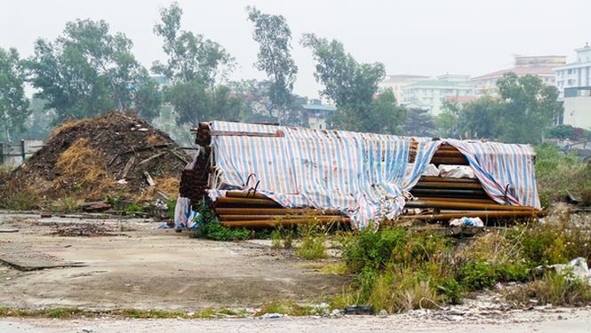 Khu đô thị giữa Thủ đô ôm đất 14 năm không triển khai Địa ốc - Ảnh 3. Khu đô thị giữa Thủ đô ôm đất 14 năm không triển khai Địa ốc - Ảnh 3.