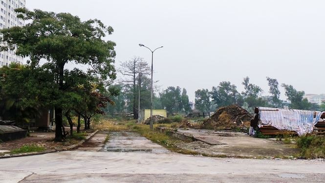 Khu đô thị giữa Thủ đô ôm đất 14 năm không triển khai Địa ốc - Ảnh 5. Khu đô thị giữa Thủ đô ôm đất 14 năm không triển khai Địa ốc - Ảnh 5.