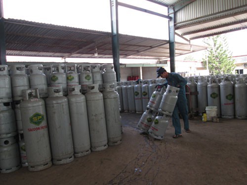 Gas tăng thêm 12.000 đồng/bình - Ảnh 1.