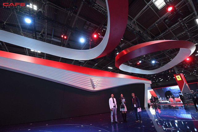 Lộ diện gian hàng và sân khấu khủng của VinFast trước thềm triển lãm Paris Motor Show 2018 - Ảnh 4.