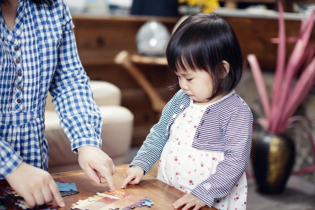 Bố mẹ chẳng cần làm gì nhiều, chỉ dạy con được 3 điều này thì dù đứa nào nhút nhát cũng sẽ trở nên tài giỏi hơn người - Ảnh 1. Bố mẹ chẳng cần làm gì nhiều, chỉ dạy con được 3 điều này thì dù đứa nào nhút nhát cũng sẽ trở nên tài giỏi hơn người - Ảnh 1.