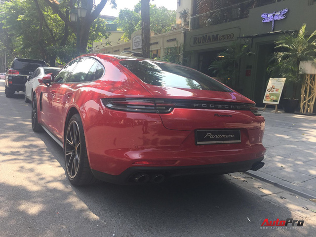 Chiếc Porsche Panamera hàng độc với gói tùy chọn trị giá cả tỷ đồng lăn bánh trên phố Hà Nội - Ảnh 6.