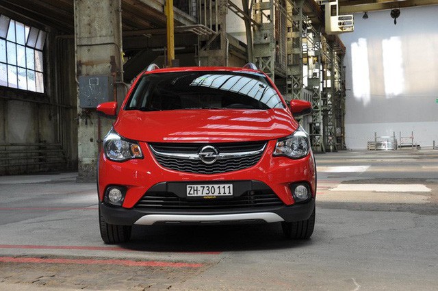 Guerrilla equipped with cheap cars by VinFast Fadil looking at Chevrolet Spark, Opel Karl - photo 1. Guerrilla equipped with cheap cars by VinFast Fadil looking at Chevrolet Spark, Opel Karl - photo 1.
