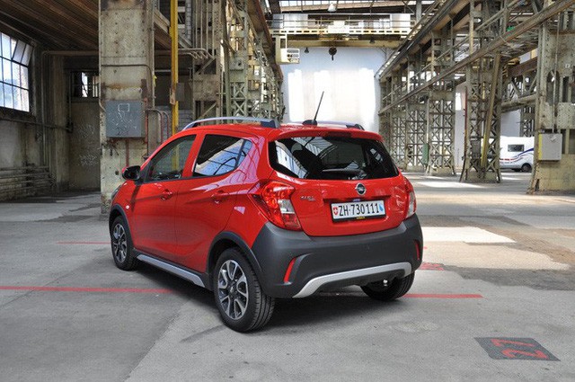 Chassis with cheap VinFast Fadil cars looking at Chevrolet Spark, Opel Karl - Photo 2. Chassis with cheap VinFast Fadil cars looking at Chevrolet Spark, Opel Karl - Photo 2.