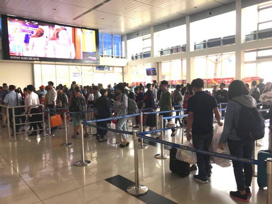 Hành khách bị từ chối nhập cảnh sân bay Tân Sơn Nhất có sức khỏe rất xấu - Ảnh 1.