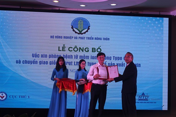 Công bố sản xuất thành công vacxin lở mồm long móng tại Việt Nam - Ảnh 2.